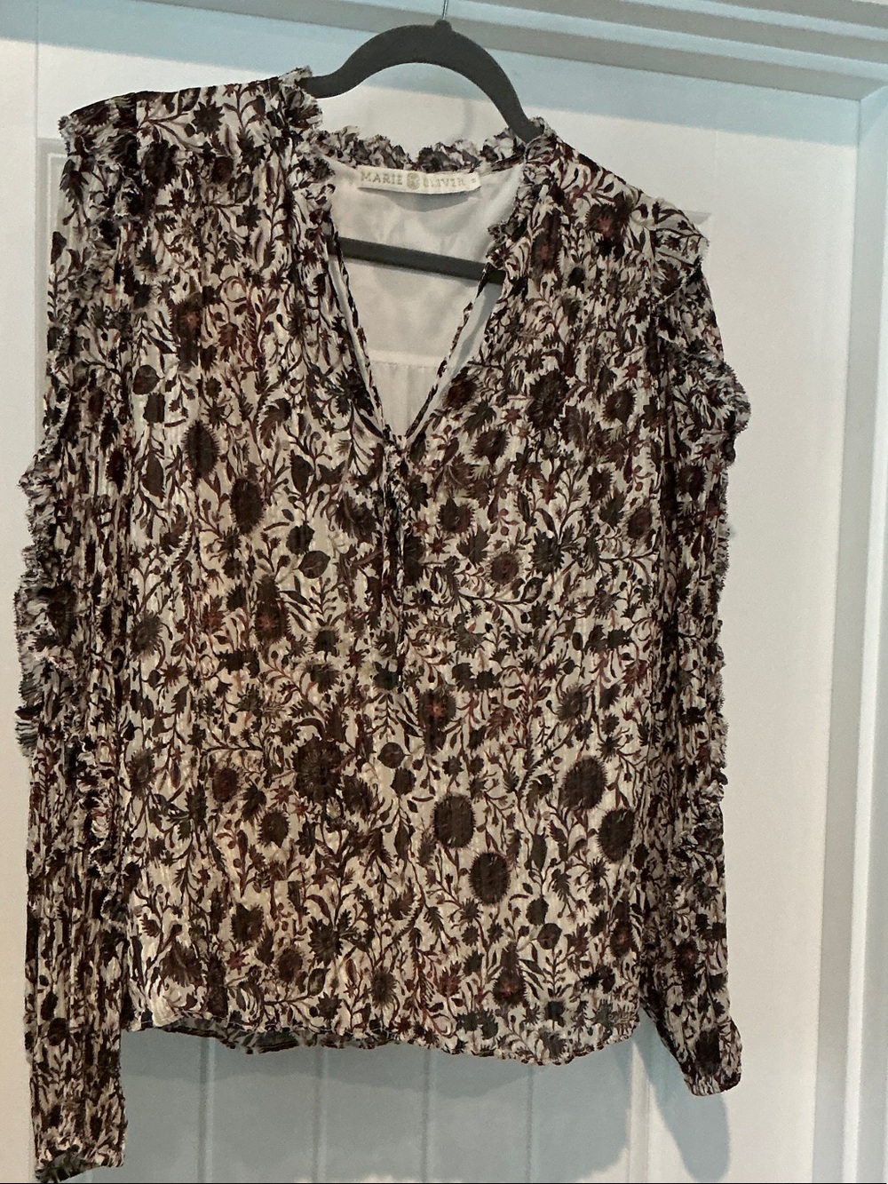 Marie Oliver Floral Long-Sleeve V-Neck Top in Brown & Cream Size M